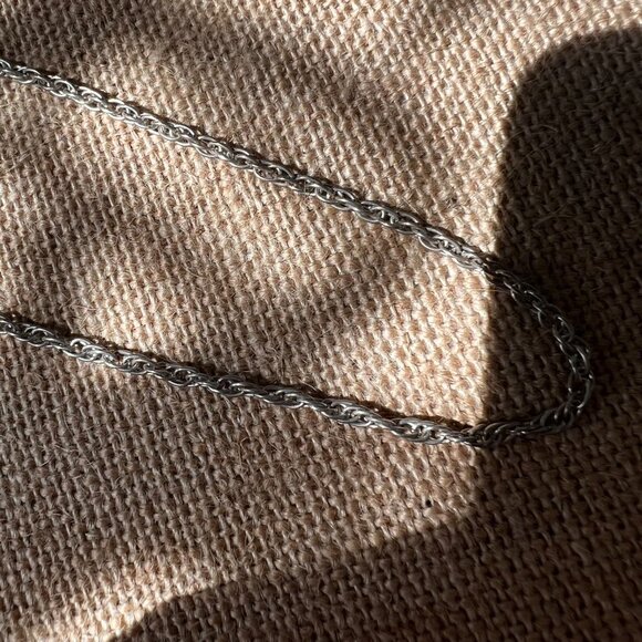 Silver tone twisted link dainty layering collar necklace minimal simple - Picture 3 of 5